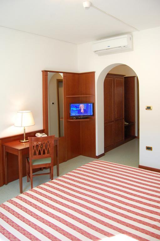 Hotel Villa Adriana Monterosso al Mare Bilik gambar